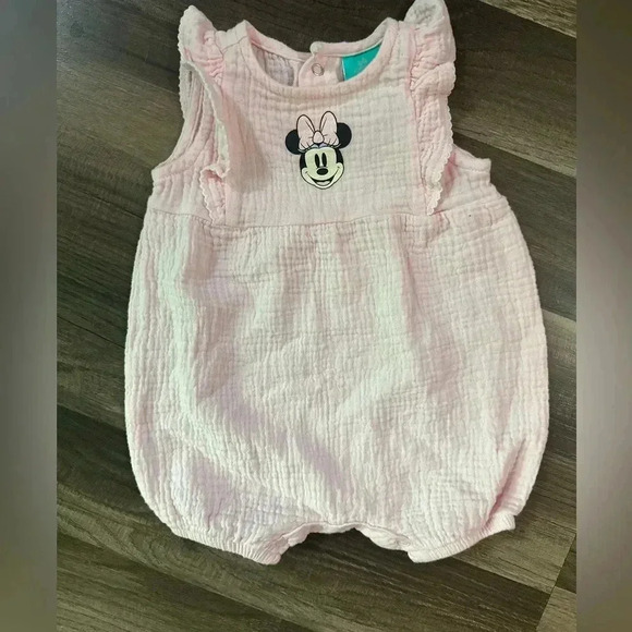 ❤️DISNEY BABY - Light Pink MINNIE MOUSE- Short Sleeve Onesie Romper (3-6 months) - Picture 1 of 11